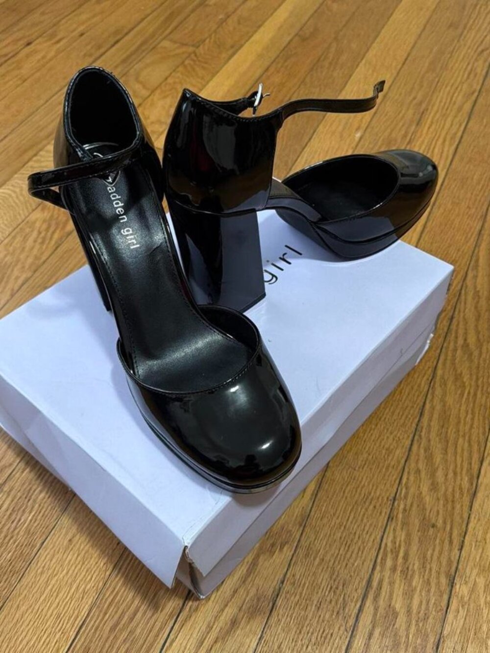 Madden Girl Women's Black Courts